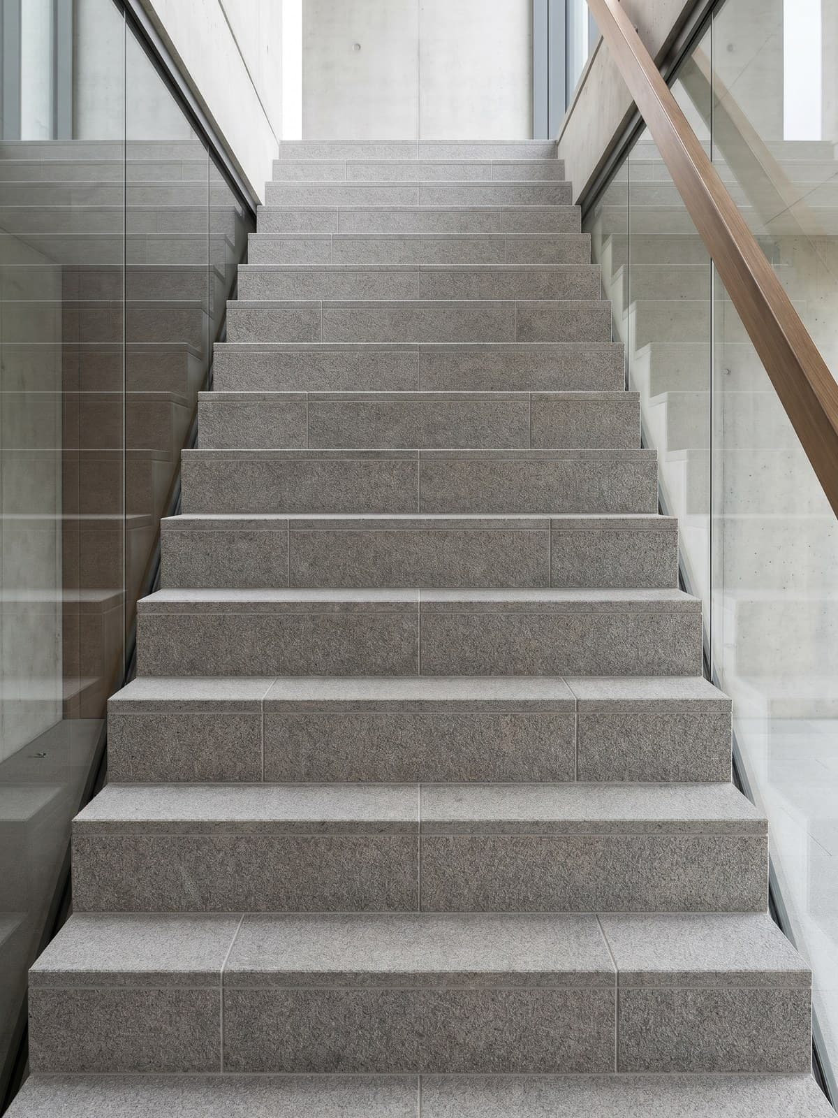 Atlas Gris Poli Mat — application 5
