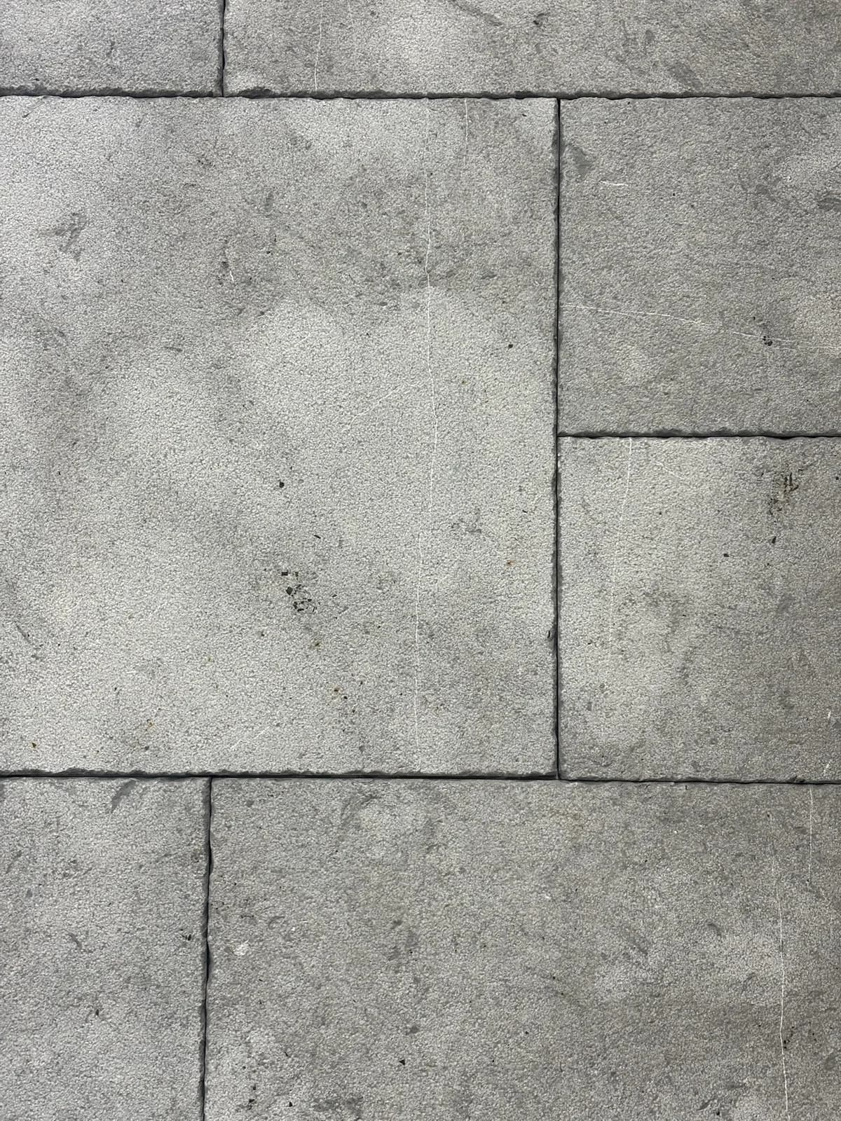 Montravel Château — Montravel with Château finish, Moroccan natural stone texture