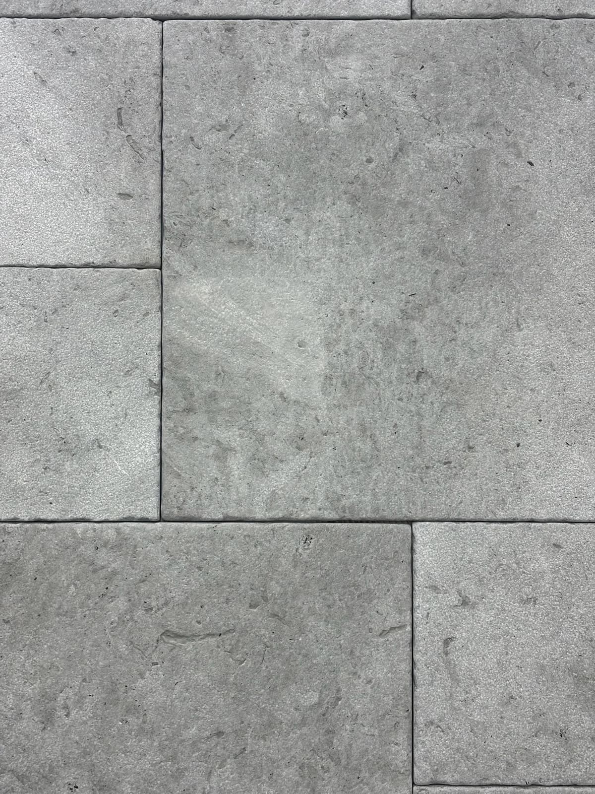 Montravel Château Vieilli — Montravel with Château Vieilli finish, Moroccan natural stone texture