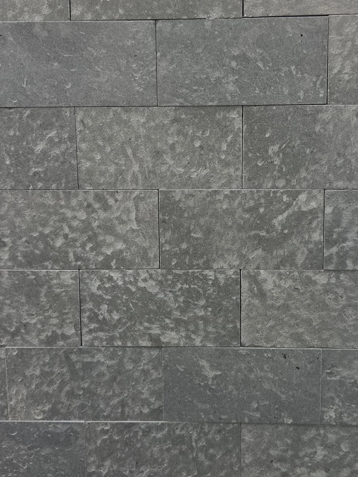 Montravel Cuir — Montravel with Cuir finish, Moroccan natural stone texture